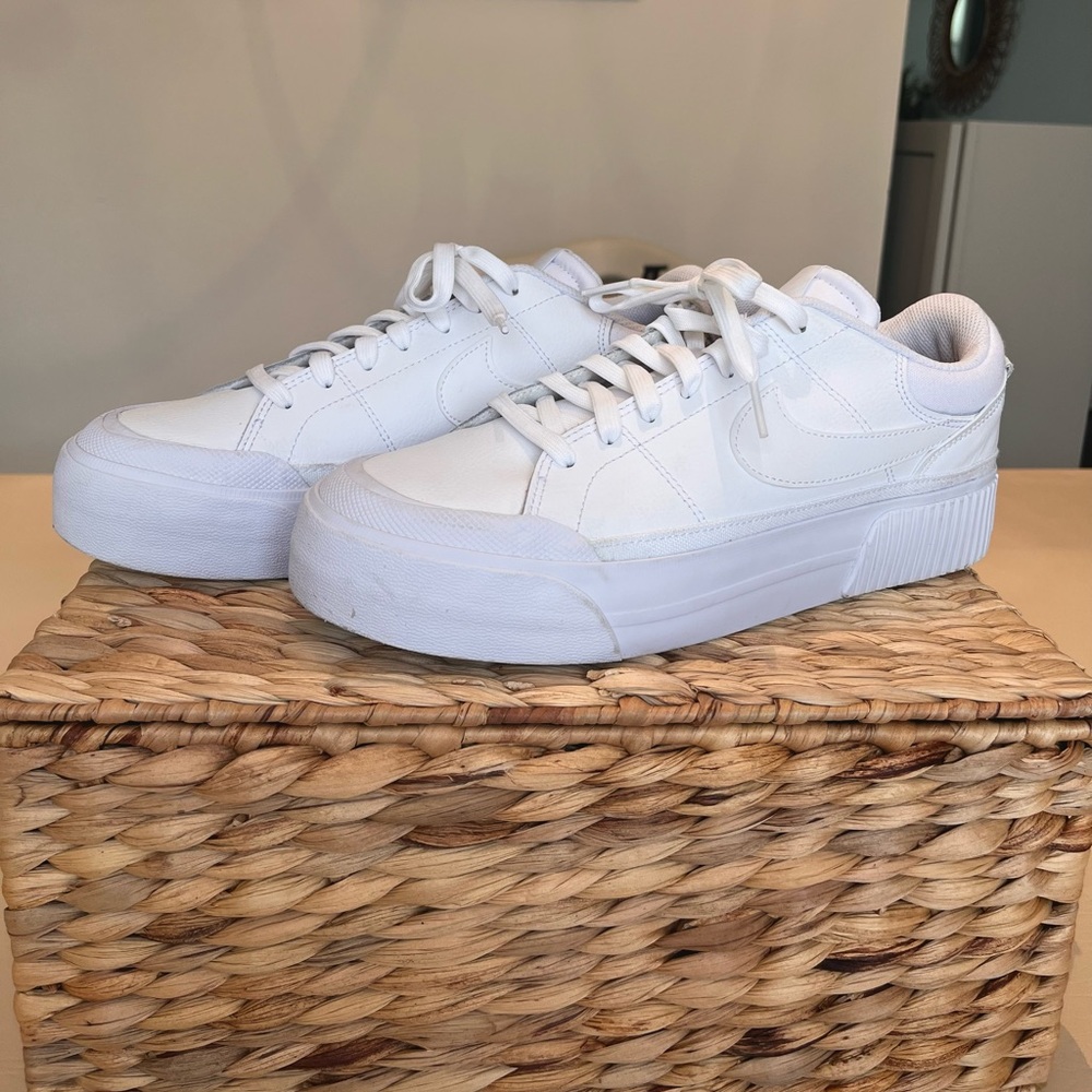 Like New Nike Court Legacy Lift Sneaker